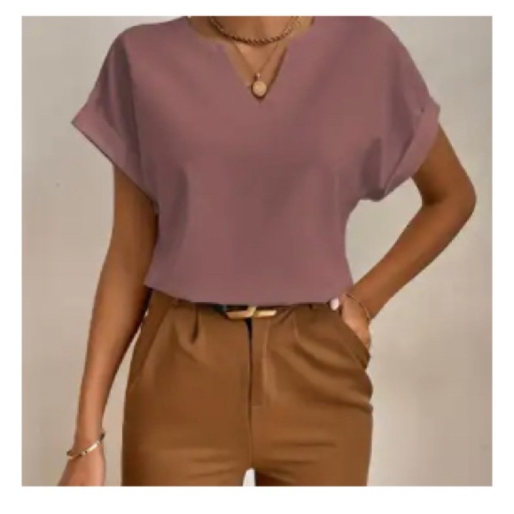 V-Neck Short Sleeve Structured Blouse - Never Worn in Dusty Rose